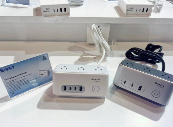 航嘉亮相 CES 2025，科技赋能电源行业新力量-05
